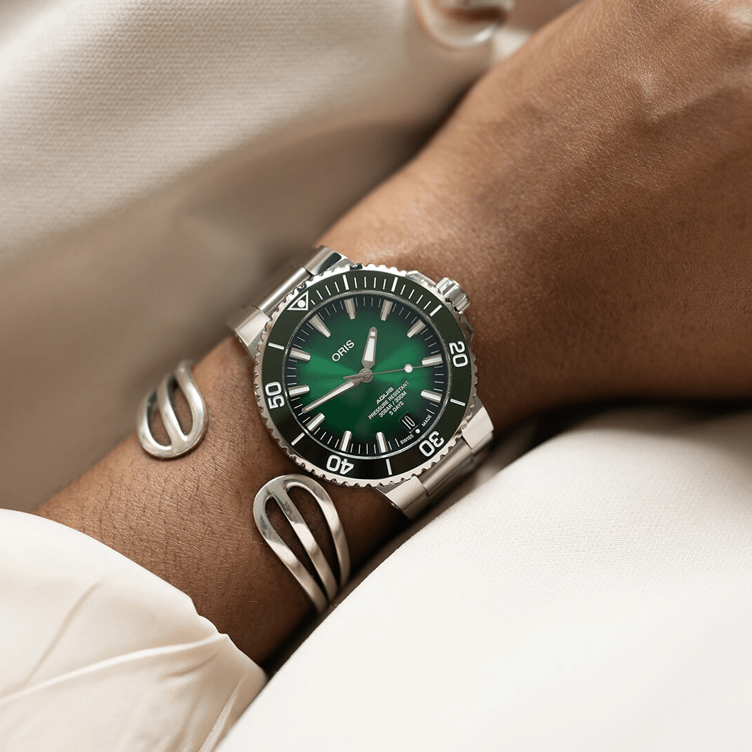 Oris Aquis Date Calibre 400 with Green Dial 4