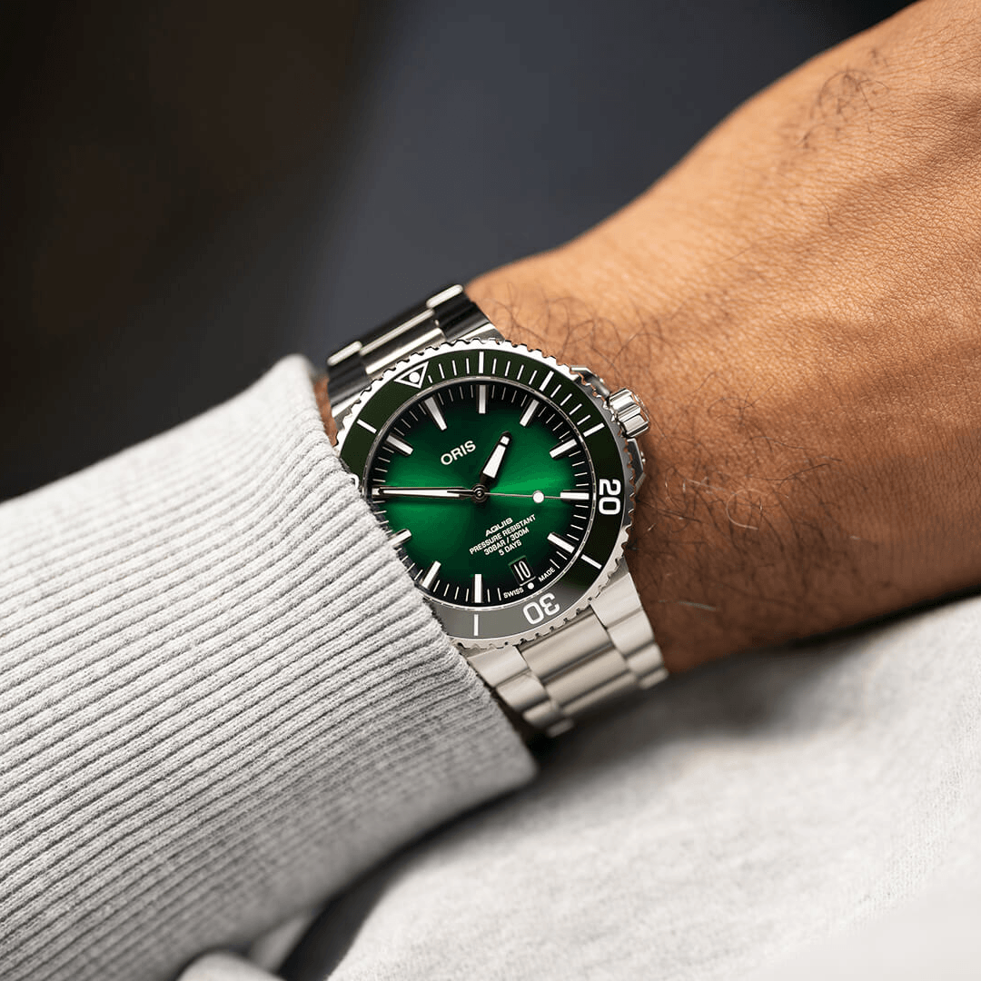 Oris Aquis Date Calibre 400 with Green Dial 3