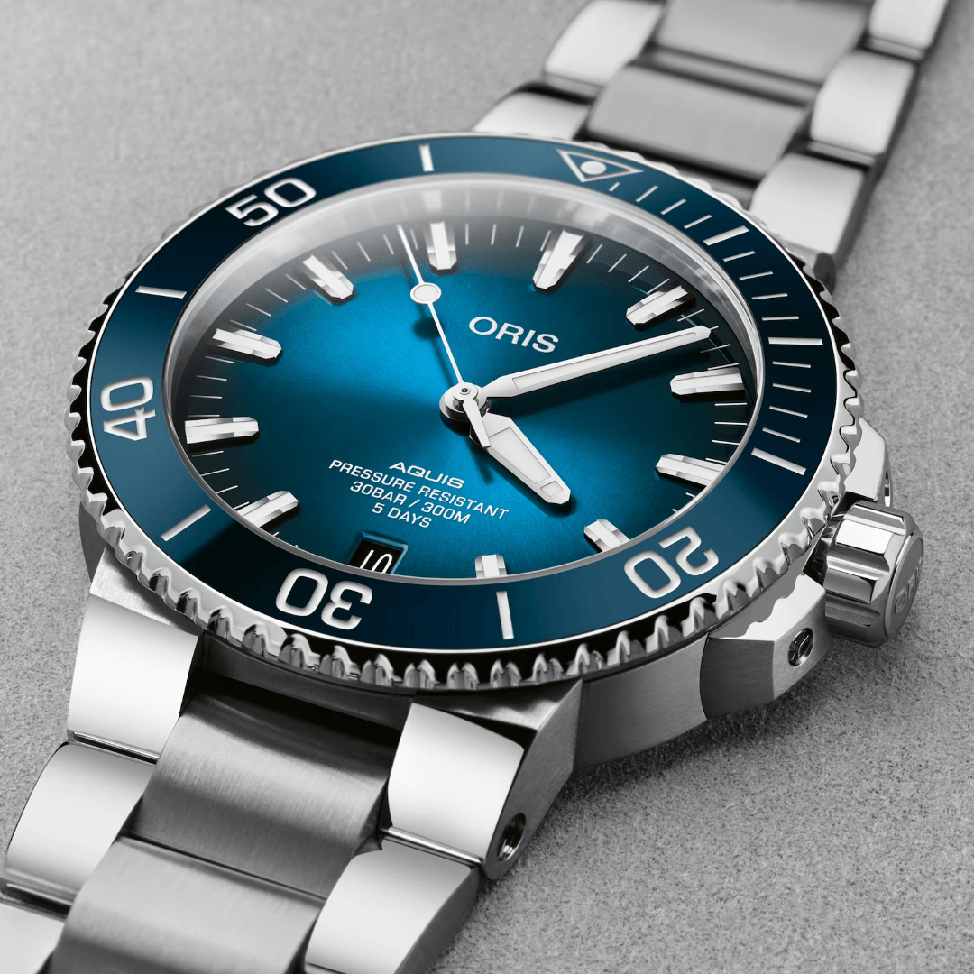 Oris Aquis Date Calibre 400 with Blue Dial 3