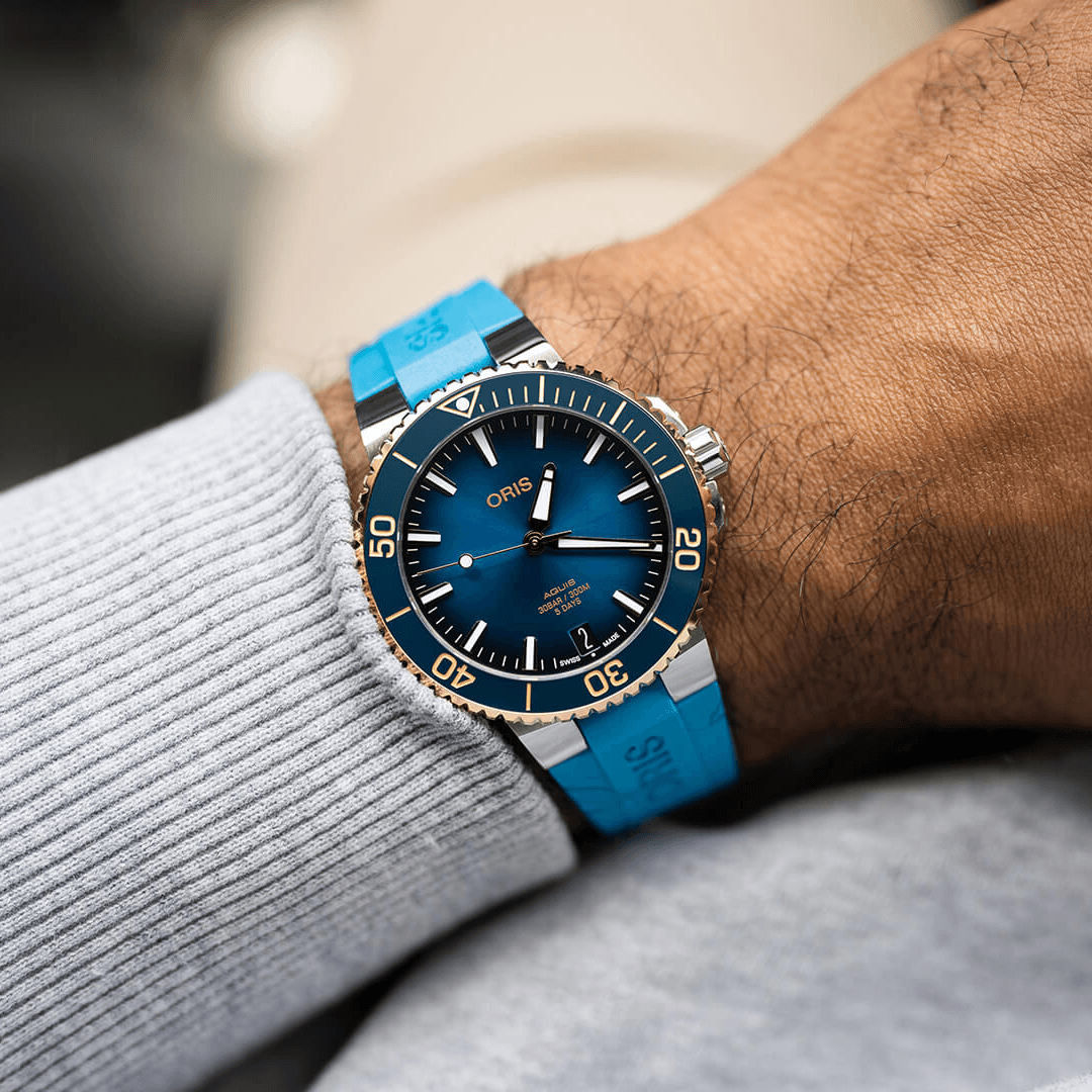 Oris Aquis Date Calibre 400 in Blue 3